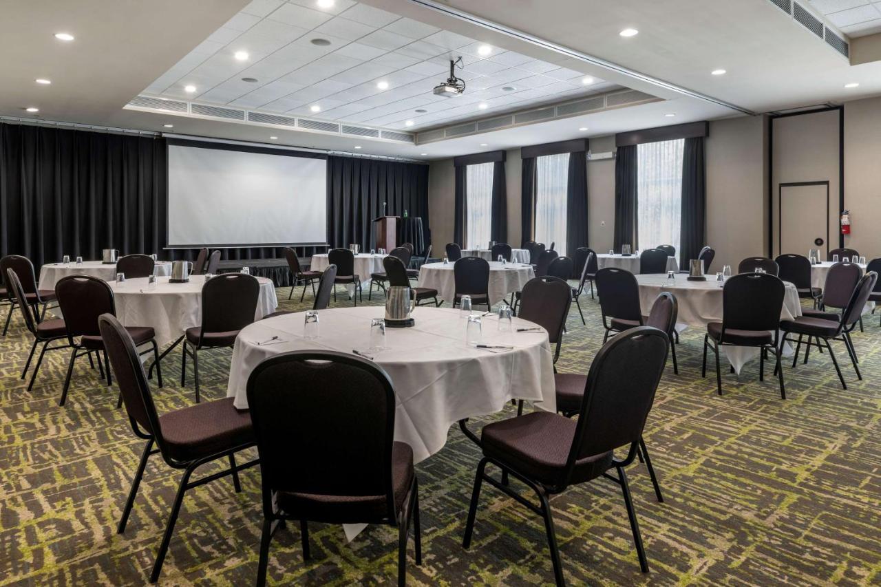 Best Western Plus Dartmouth Hotel & Suites Esterno foto